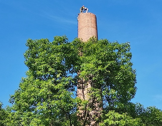 煙囪拆除公司:專業(yè)服務(wù),隨叫隨到