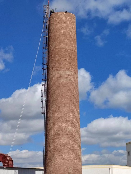 煙囪人工拆除公司:安全環(huán)保方案助力企業(yè)升級